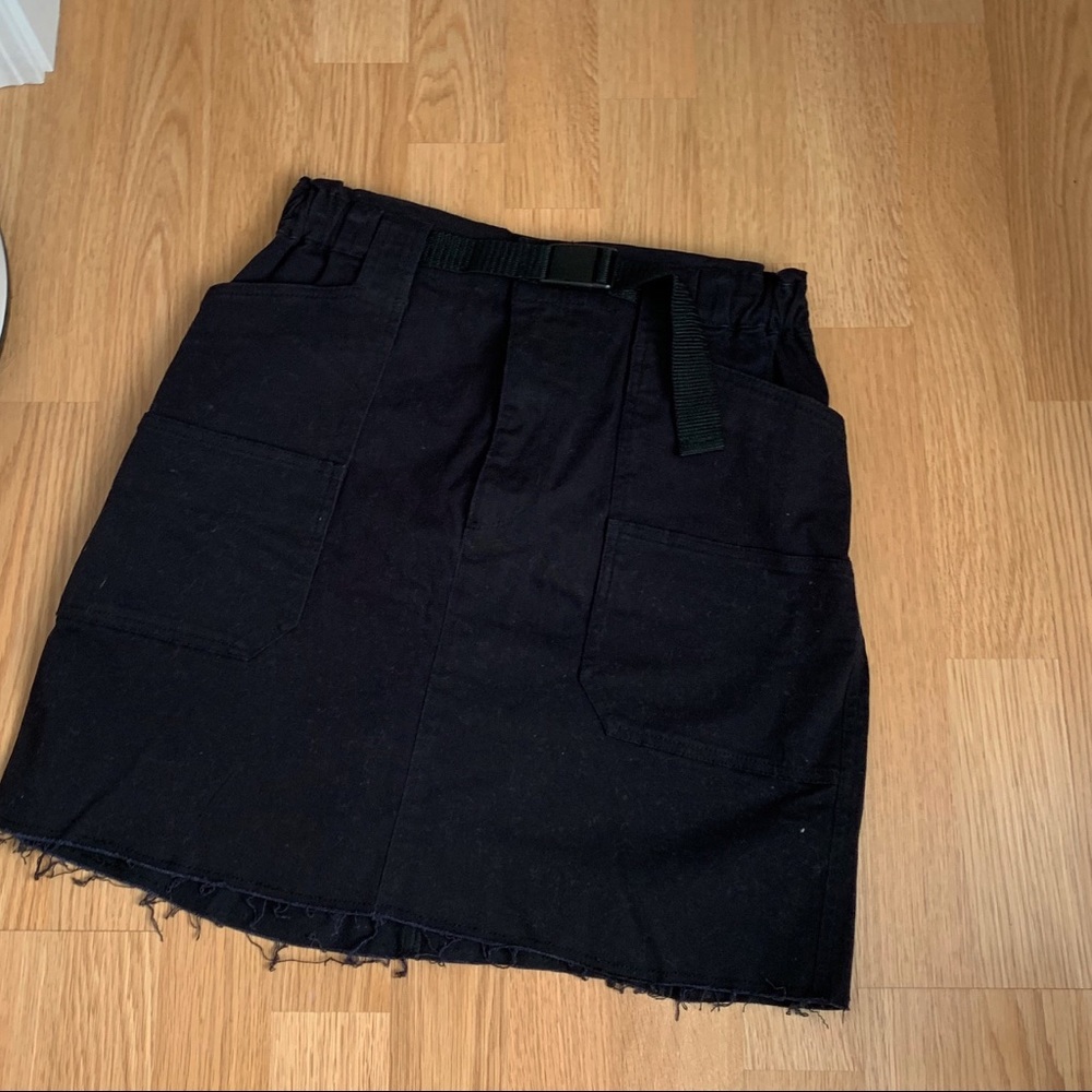 Hollister black cargo skirt